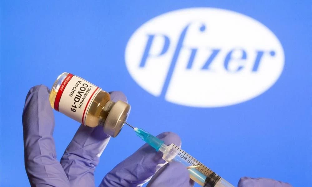Financial Times: Η Βρετανία εγκρίνει το εμβόλιο της Pfizer και ξεκινούν οι παραδόσεις εκατ. δόσεων